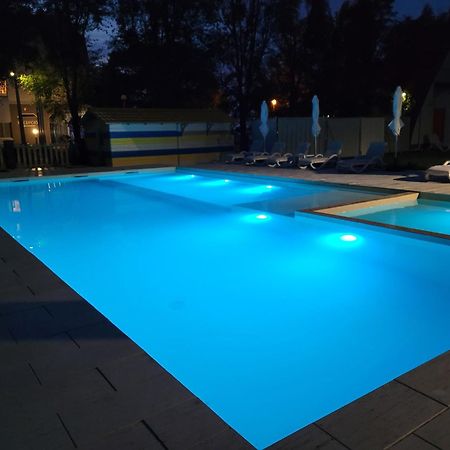 Colors Holiday Hotel Шиофок Экстерьер фото