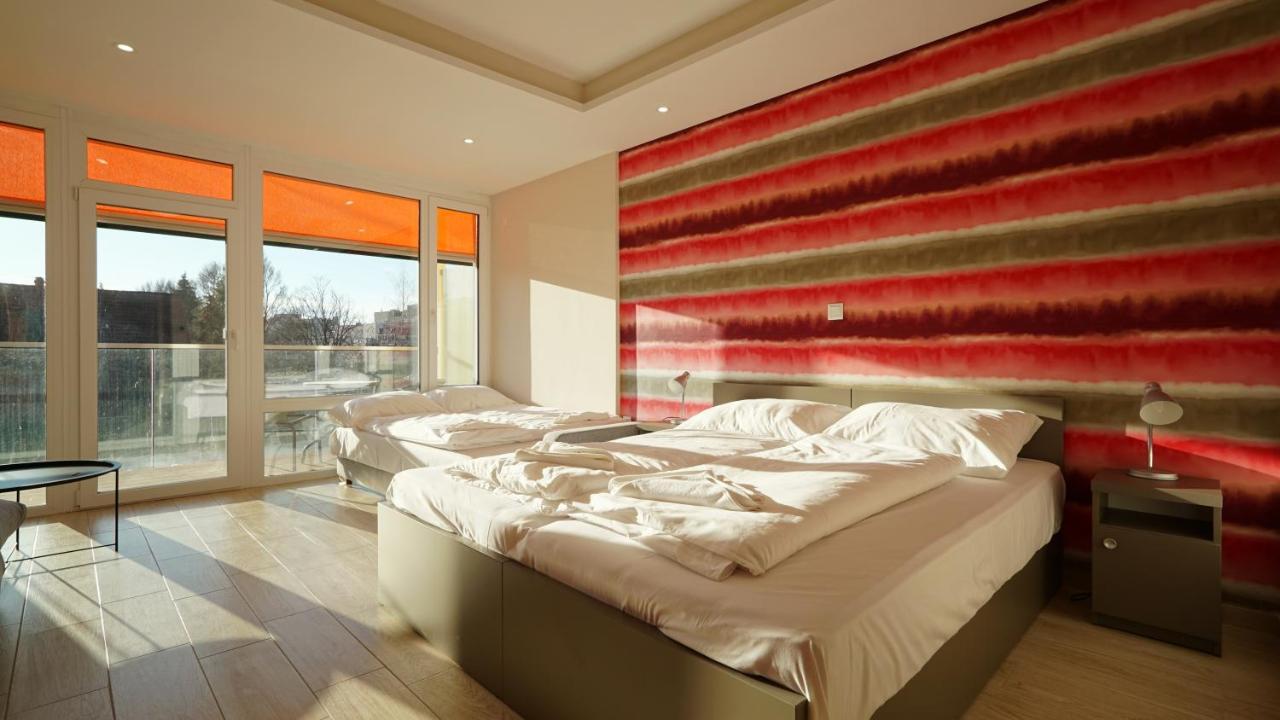 Colors Holiday Hotel Шиофок Экстерьер фото