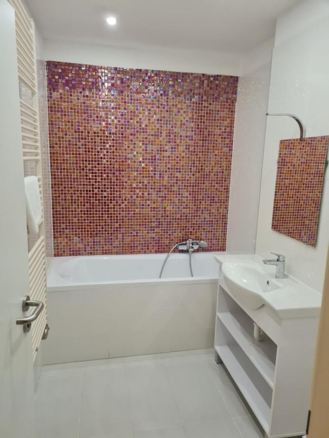 Colors Holiday Hotel Шиофок Экстерьер фото
