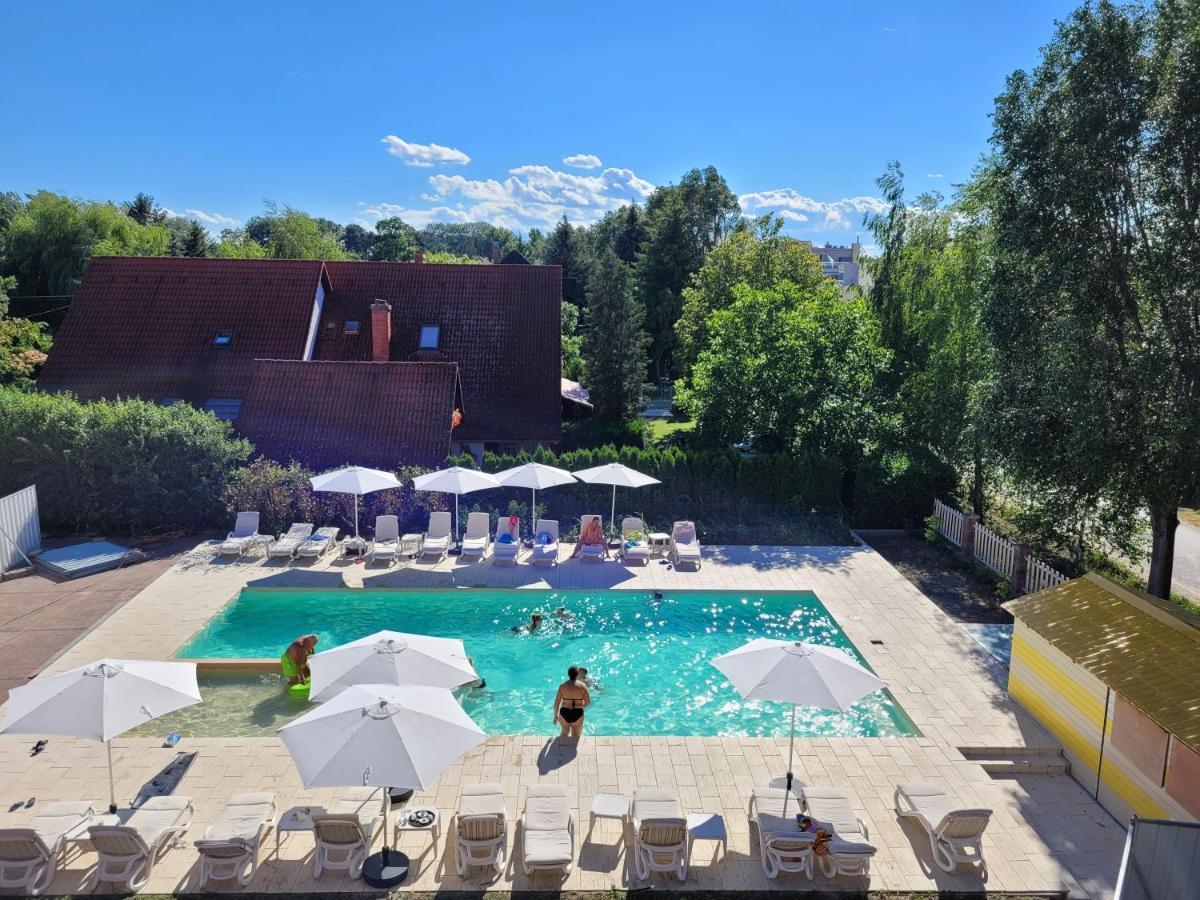 Colors Holiday Hotel Шиофок Экстерьер фото