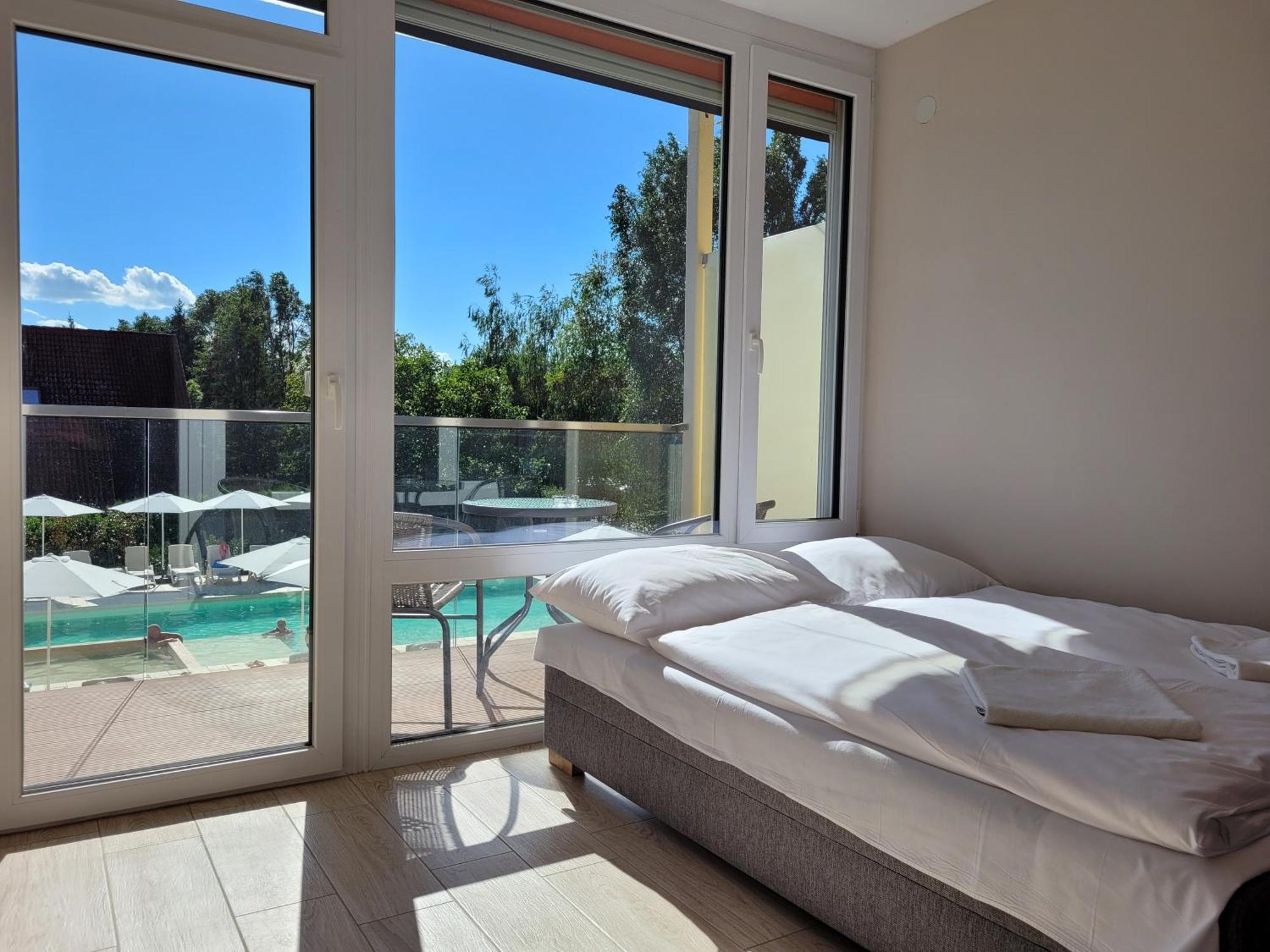 Colors Holiday Hotel Шиофок Номер фото
