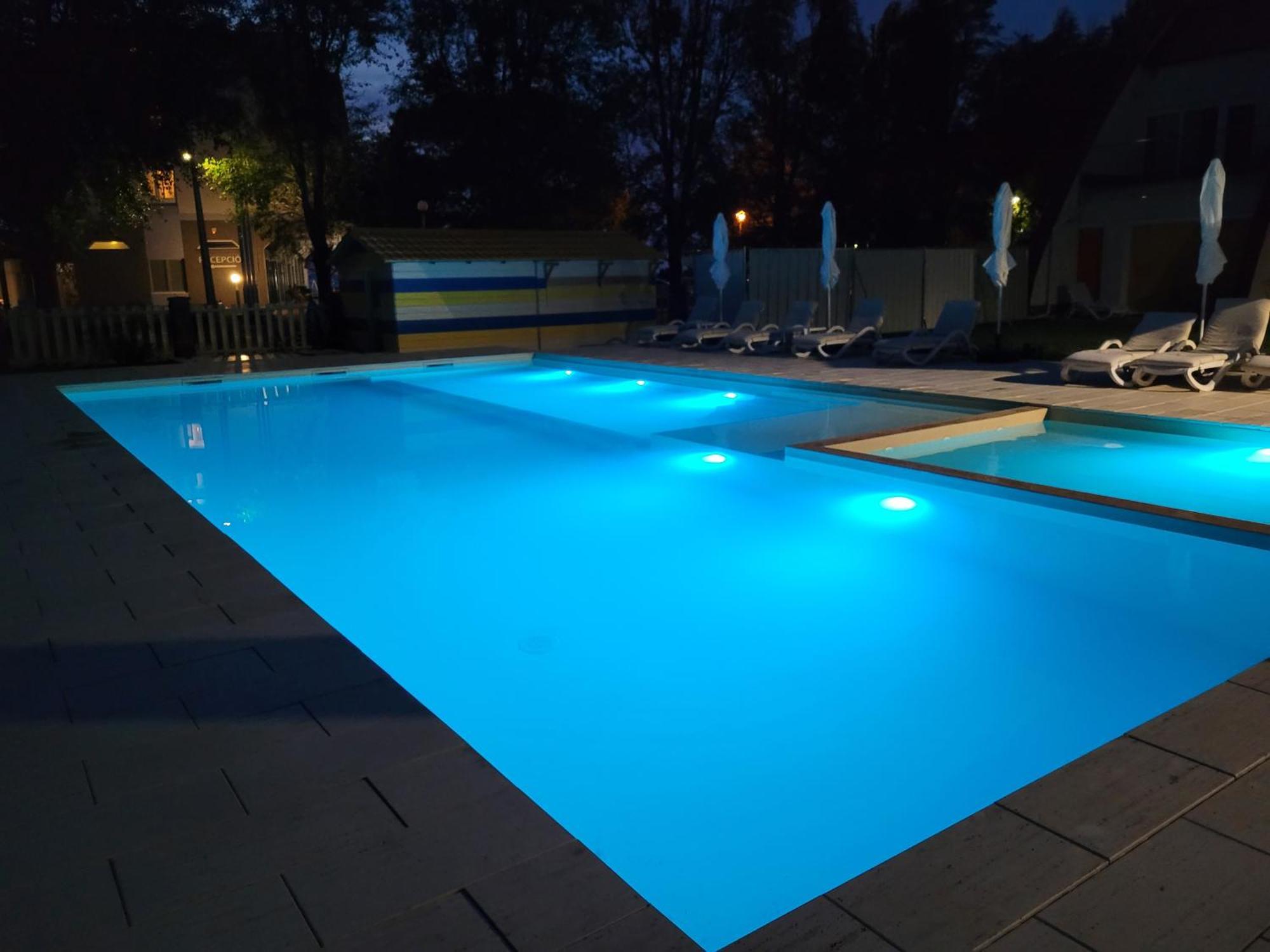 Colors Holiday Hotel Шиофок Экстерьер фото